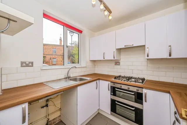 Wellington Crescent, Derby, DE1, photo 3