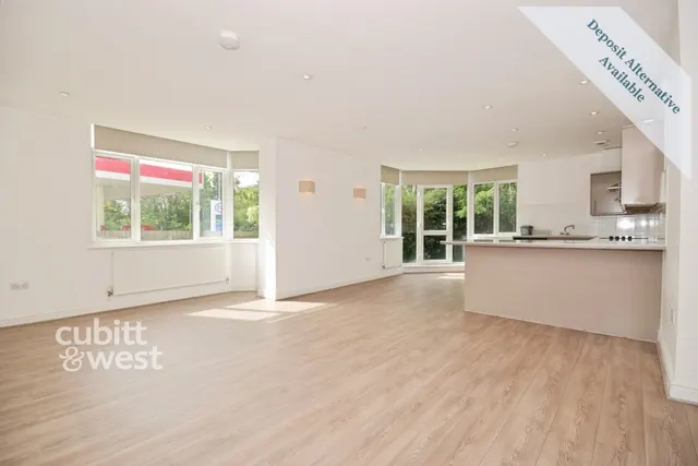 Wood Street, East Grinstead, RH19, photo 3