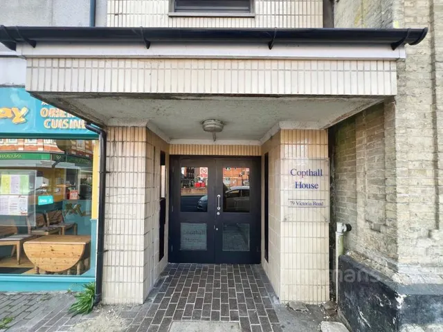 Victoria Road, Aldershot, GU11, photo 2