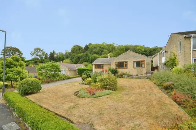 Wyedale Crescent, Bakewell, photo 1