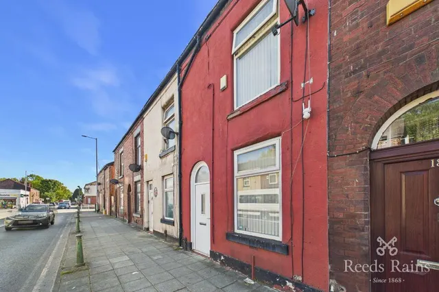 Ashton Road, Hyde, SK14, photo 1