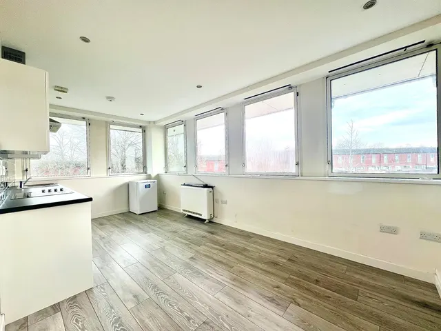 East Lane, Runcorn, WA7, photo 2