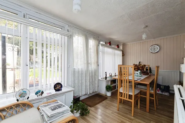 Photo 3 — Southend Road, Woodford Green, IG8