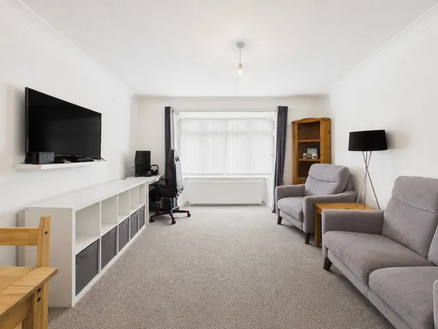Hertford Road, Canvey Island, SS8, photo 2