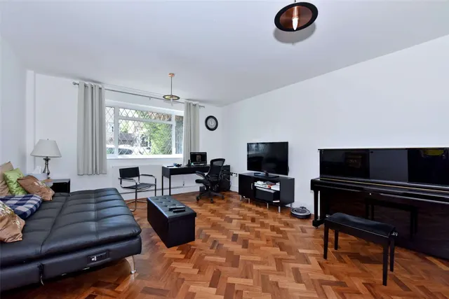 Clewer Hill Road, Windsor, SL4, photo 3