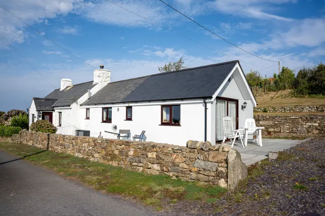 Tyddyn Difyr, Garnfadryn, Pwllheli, Gwynedd, LL53 8TG, photo 1