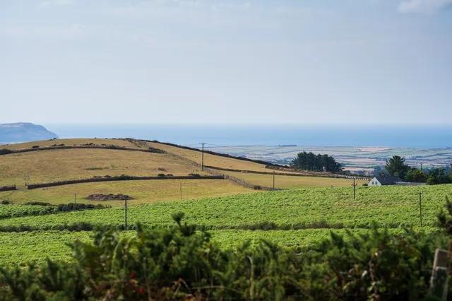 Photo 3 — Tyddyn Difyr, Garnfadryn, Pwllheli, Gwynedd, LL53 8TG