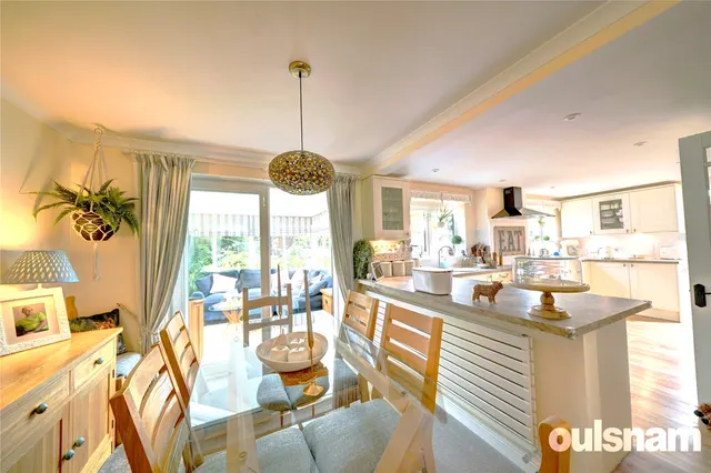Photo 3 — Dugard Way, Droitwich, Worcestershire, WR9 8UX
