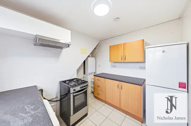 Seven Sisters Road, London, N4, photo 2
