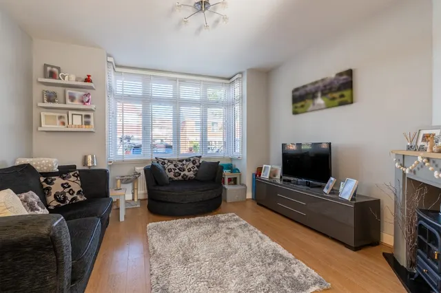 Portland Avenue, Gravesend, DA12, photo 2