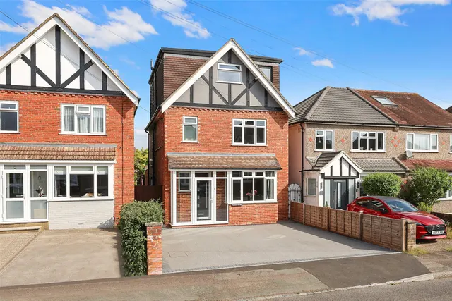 Bourne Road, Merstham, RH1, photo 3
