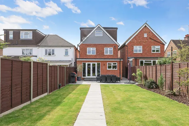 Bourne Road, Merstham, RH1, photo 1