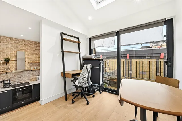 Upper Tachbrook Street, London, SW1V, photo 3