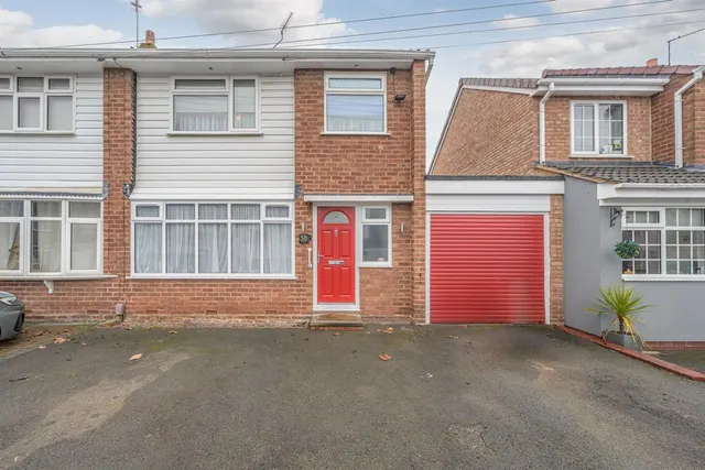Granville Drive, Kingswinford, DY6 8LL, photo 1