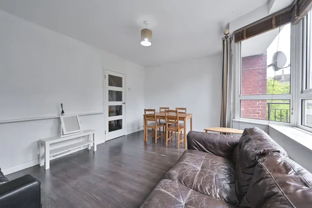 16 Larchfield House, Highbury Estate, London, photo 1