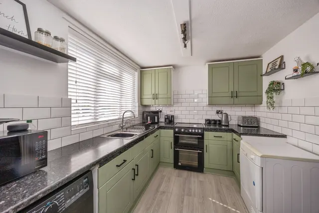 Juniper Square, Havant, PO9, photo 2
