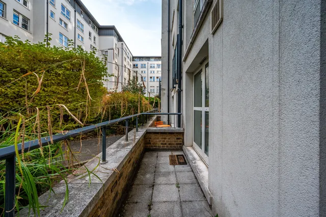 Photo 3 — Flat 60 Building 22, Cadogan Road, London