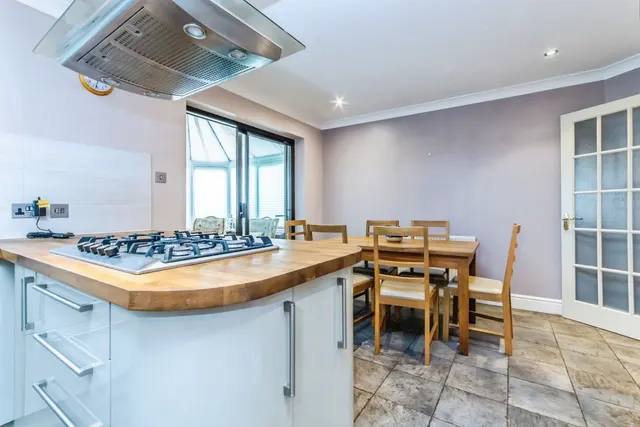 Deacon Place, Caterham, Surrey, CR3, photo 1