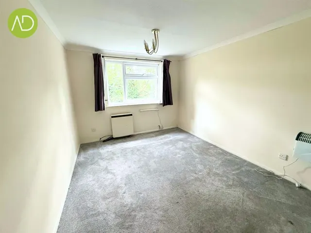 Photo 3 — Woodgrange Court Rawdon Drive, Hoddesdon, Herts EN11 8DQ