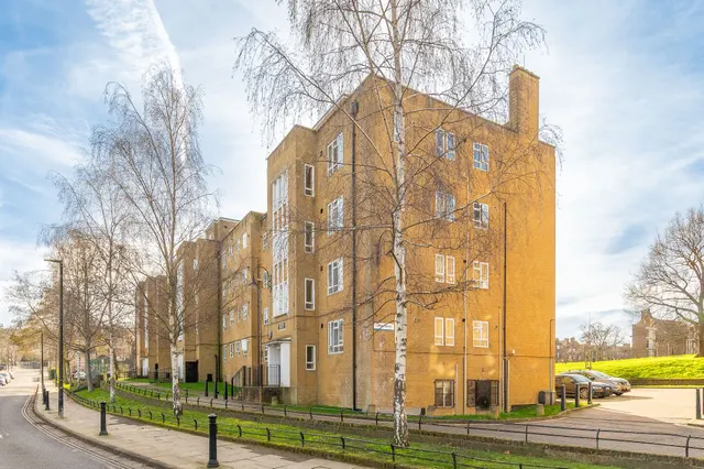 38 Julian House, Kingswood Estate, London, photo 1