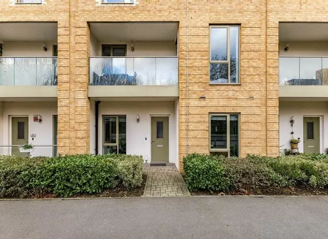 Grahame Park Way, Colindale, NW9, photo 1