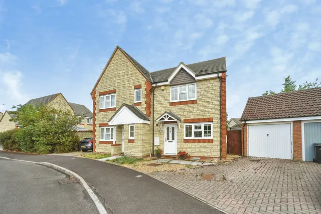 Century Close, Faringdon, photo 1