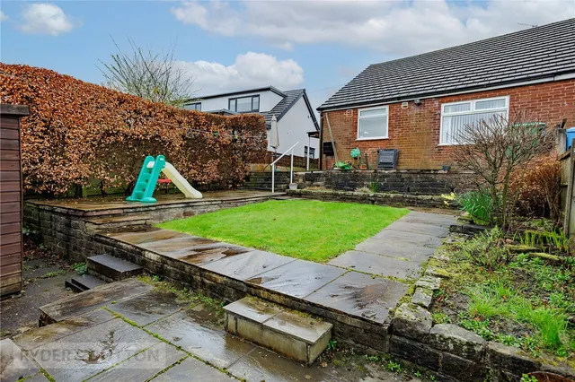 Dacres Drive, Greenfield, OL3, photo 3