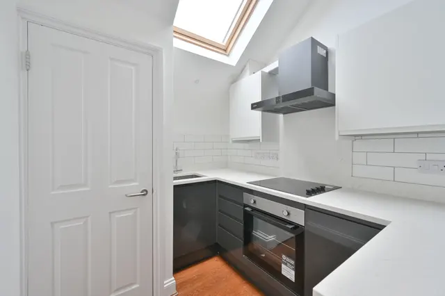 Photo 3 — Flat 12, April Court, 43 Copers Cope Road, Beckenham