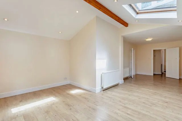 Photo 3 — St. Andrews Road, Cambridge, Cambridgeshire, CB4 1DH