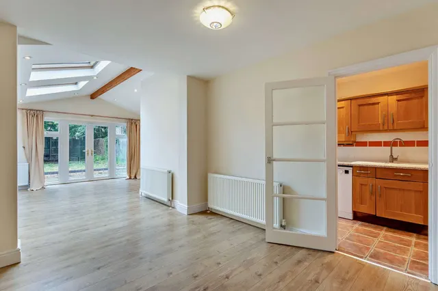 Photo 2 — St. Andrews Road, Cambridge, Cambridgeshire, CB4 1DH