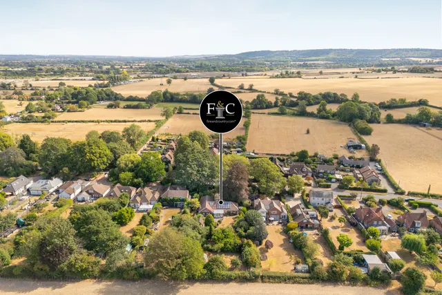 Chalkshire Road, Butlers Cross, HP17, photo 3