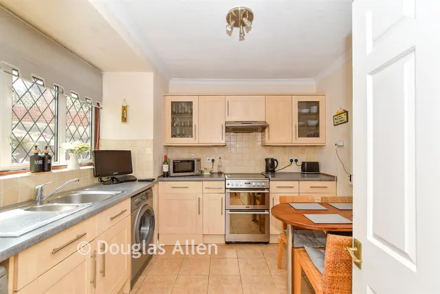 Marjorams Avenue, Loughton, IG10, photo 3