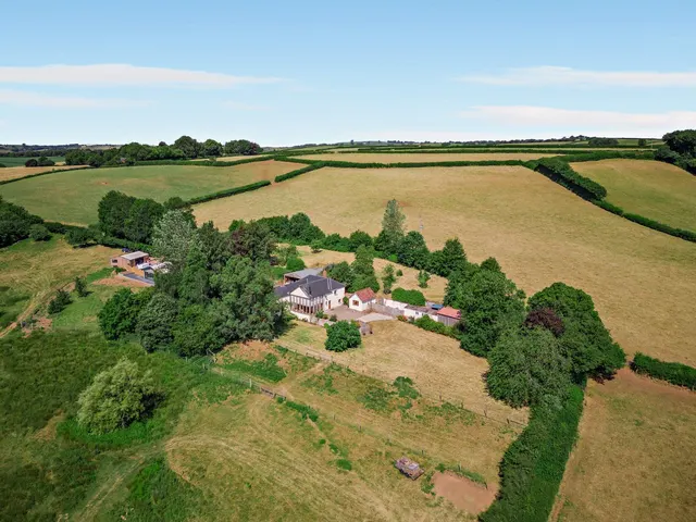 Washfield, Tiverton, EX16, photo 1