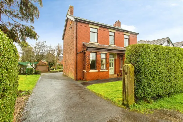 Miller Lane, Cottam, PR4, photo 1