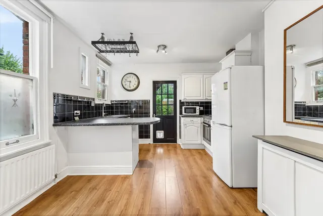 Kingston Road, Raynes Park, SW20, photo 3
