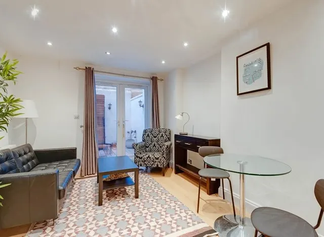 Englands Lane, Belsize Park, NW3, photo 3