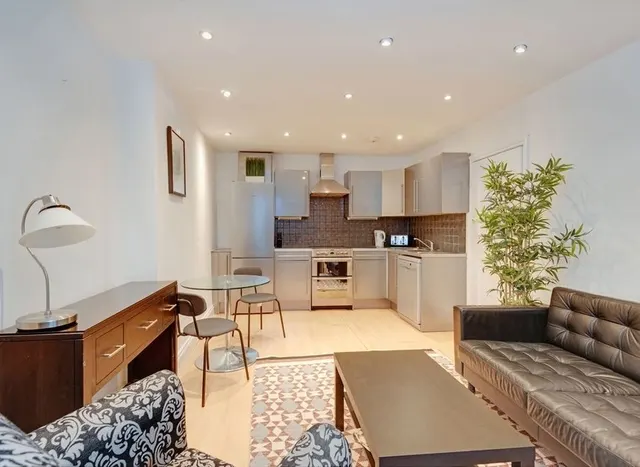 Englands Lane, Belsize Park, NW3, photo 2