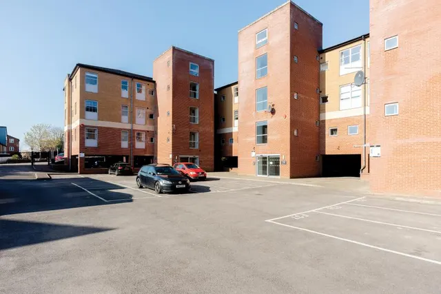 2 bedroom flat, Bartholomews Square, Horfield, BS7