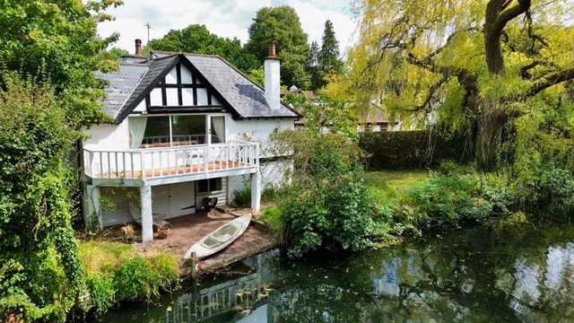 The Drive Abbotsbrook, Bourne End SL8 5RE, photo 1