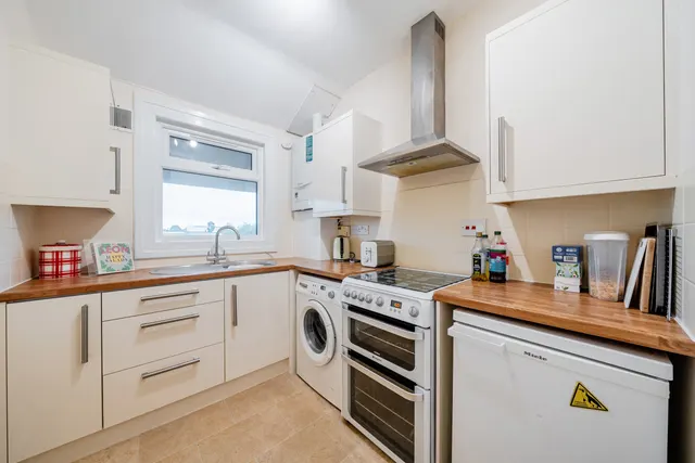 Lansdowne Road, Wimbledon, SW20, photo 3