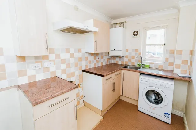 Grange Close, Winchester, SO23, photo 3