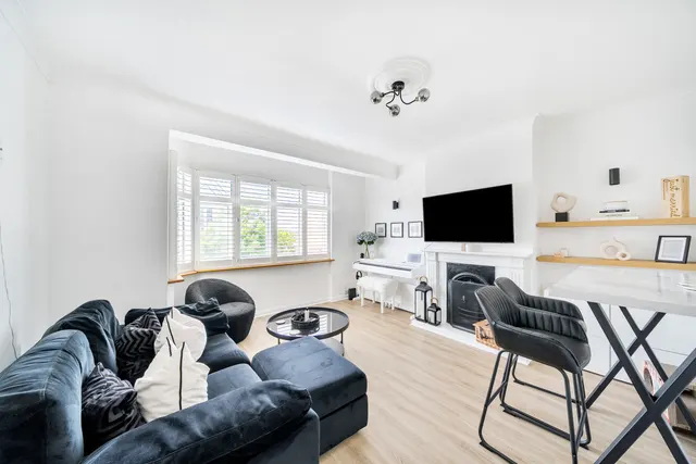 2 bedroom flat — Grosvenor Road, West Wickham, Kent, BR4