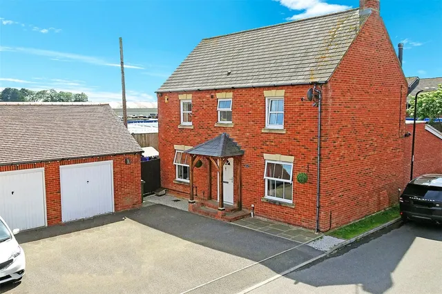 Angmering, BN16, photo 1
