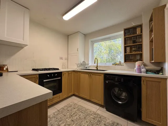 Photo 3 — Marsh Road, Luton LU3 2RB