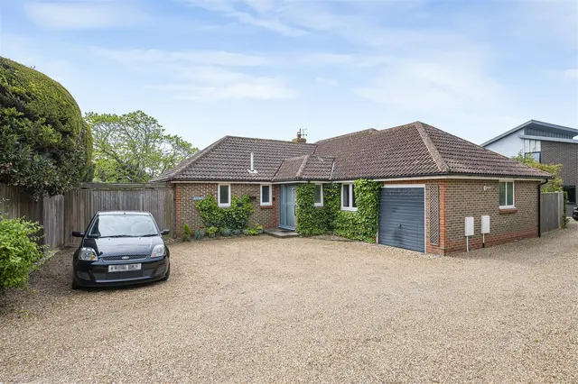Heathfield Road, Seaford, photo 1