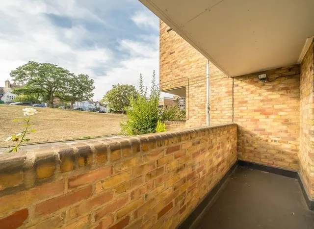 Photo 3 — Overhill Road, East Dulwich, SE22