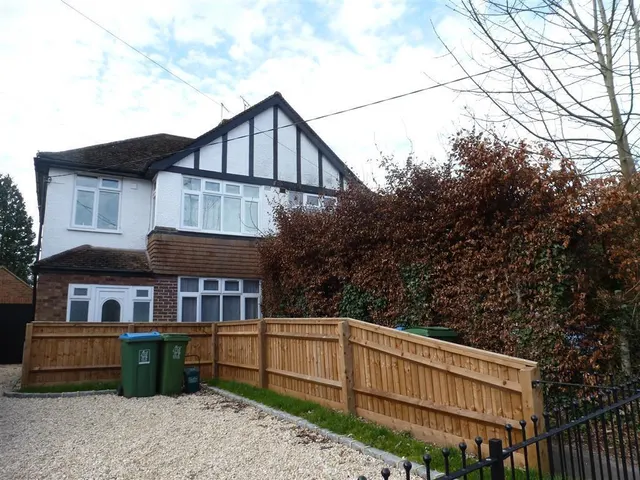 London Road, Aston Clinton, HP22, photo 1