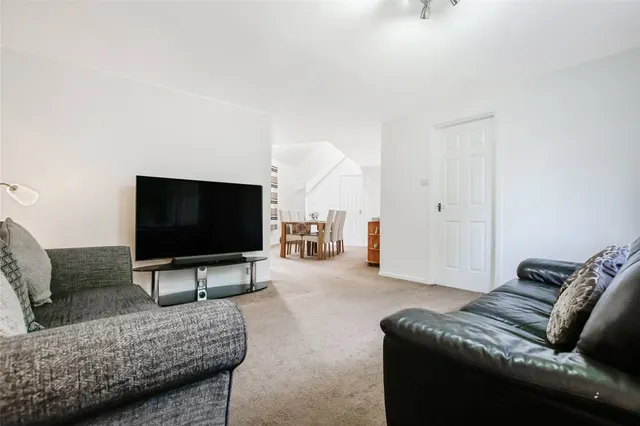 Photo 3 — Blackwood, Whitehills, East Kilbride, South Lanarkshire, G75