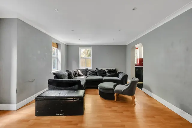 Photo 2 — Flat 1 Haydock Lodge, 1 Church Paddock Court, Wallington, SM6 7AE