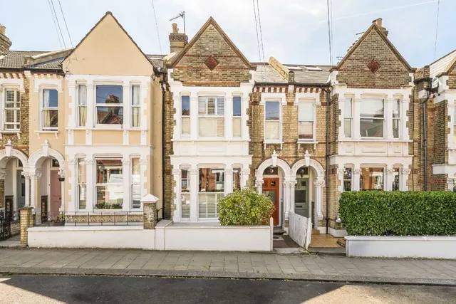 Kingscourt Road, SW16, photo 1
